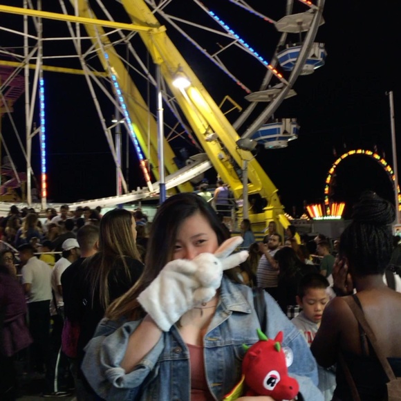 Meet your Posher, Cynthia - Picture 1 of 1